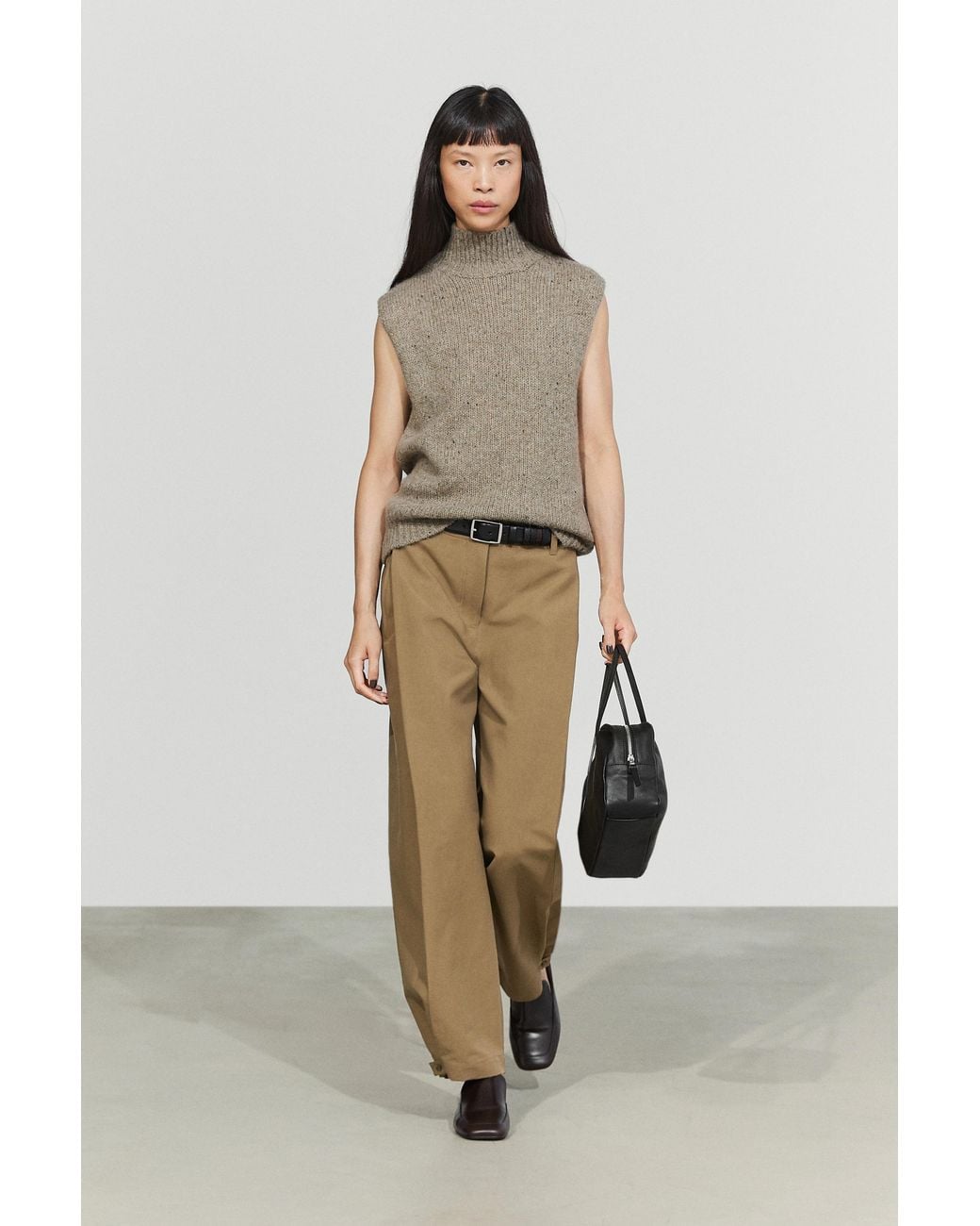 MASSIMO DUTTI Natural Barrel Fit Pants With Side Pleat Detail