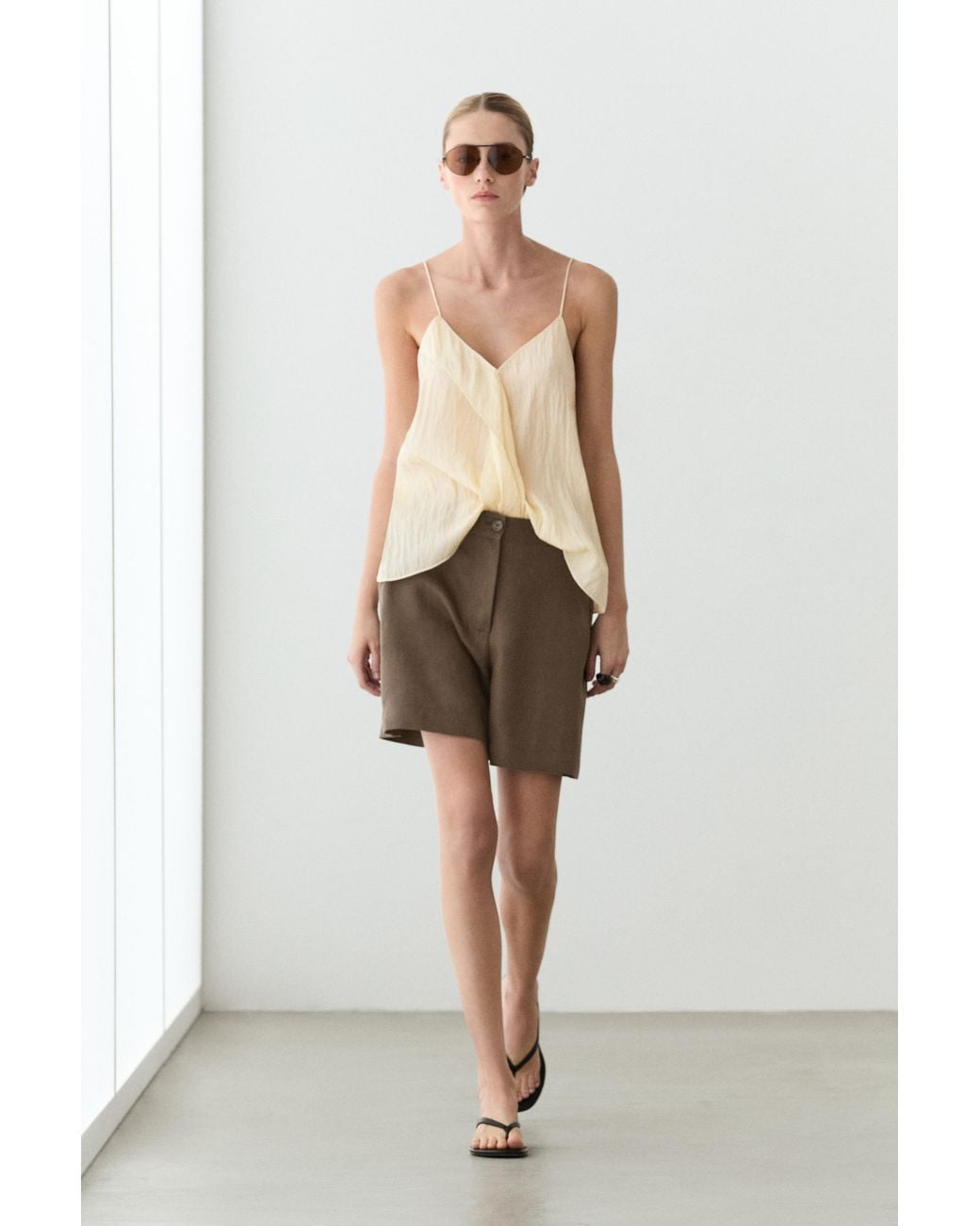 MASSIMO DUTTI Natural Pleated 100% Linen Shorts