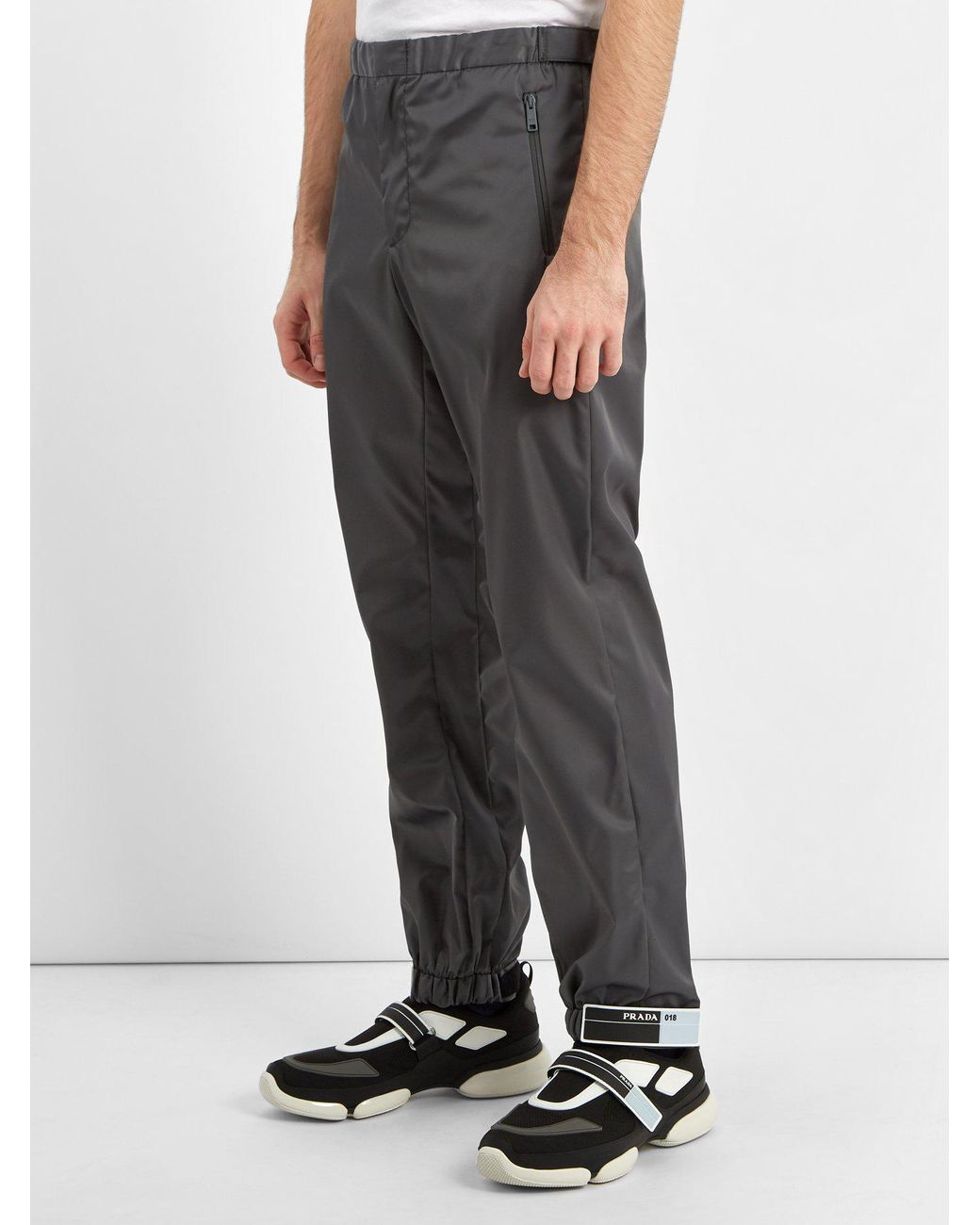 Pantalon ajusté en nylon à ourlets Velcro Prada pour homme en coloris Gris  | Lyst