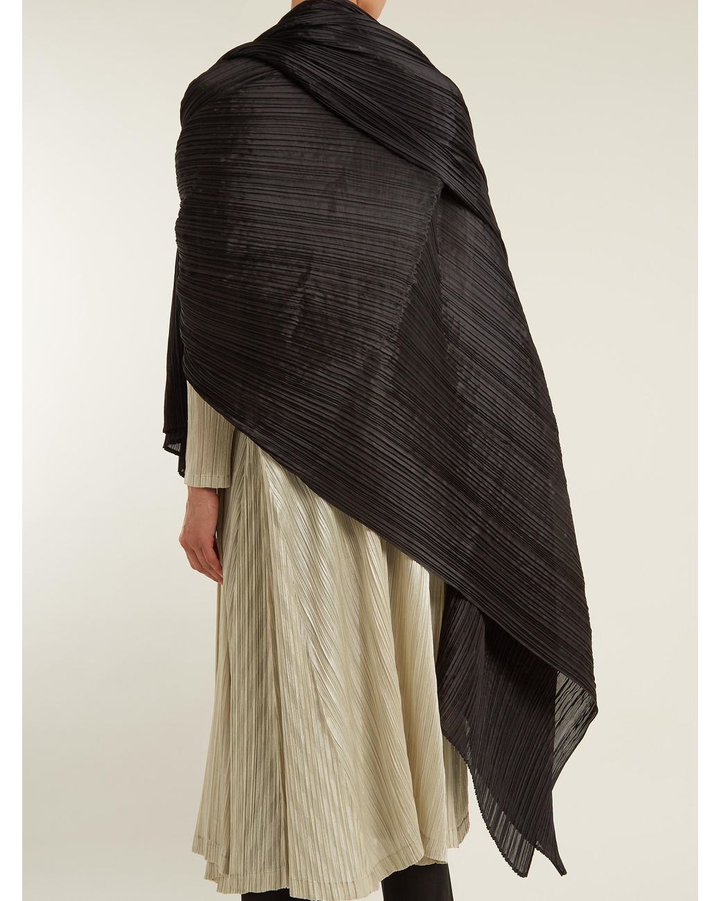 Pleats Please Issey Miyake Madame T Pleated Scarf in Black | Lyst