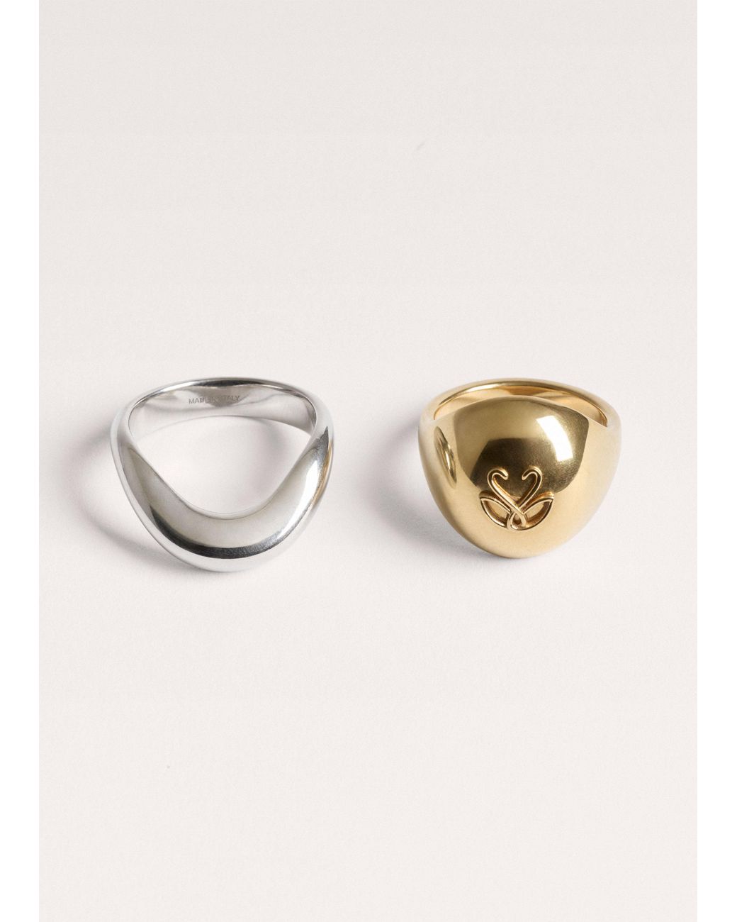 ME+EM Natural Bulb Cygnet Ring Set