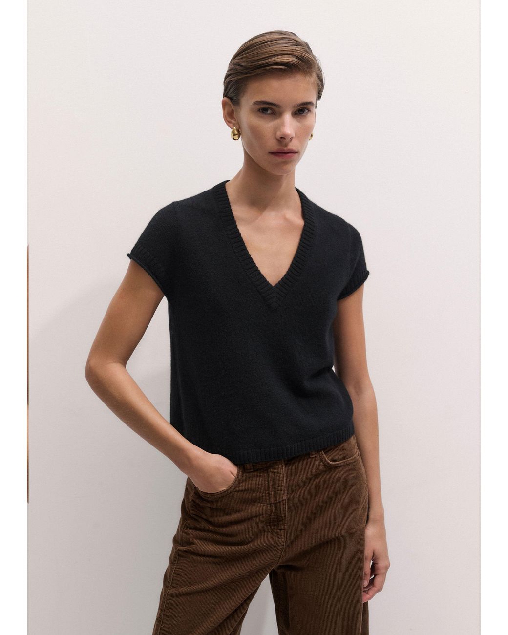 ME+EM Black Cashmere V-Neck Shrunken Baby Tee