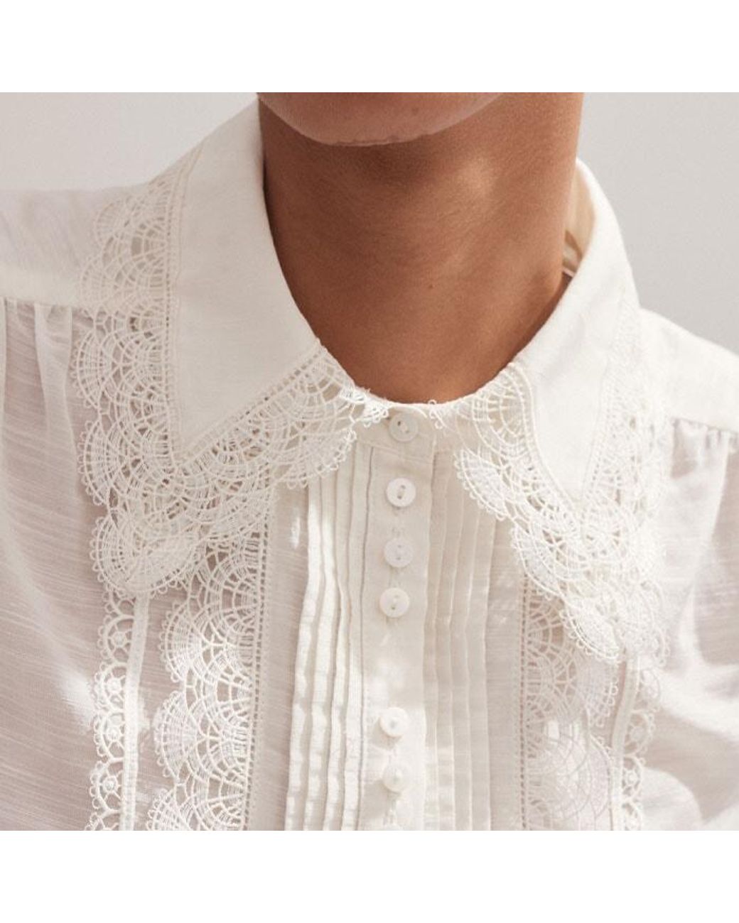 LACE INSET EMBROIDERED BUTTON TOP