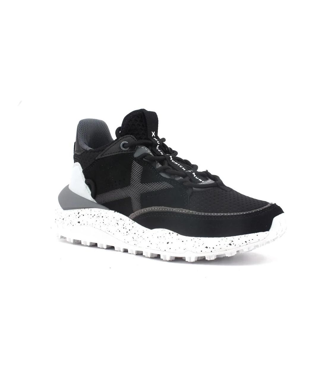 Munich Black Sneakers