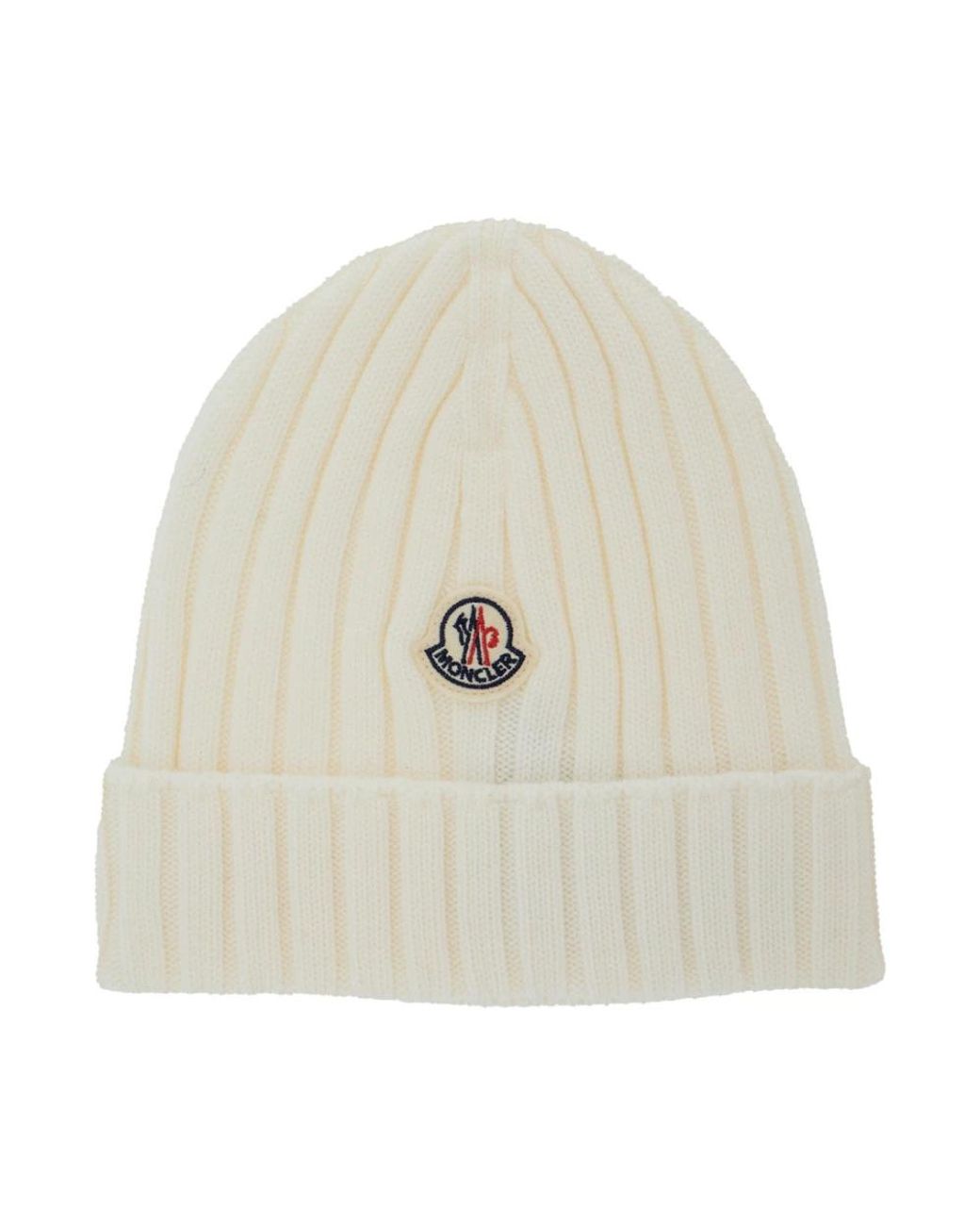 Moncler Ribbed Logo-Patch Beanie in het White