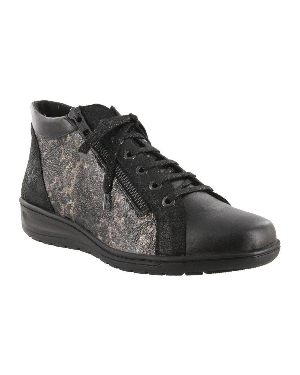 Sneakers di SOLIDUS in Black