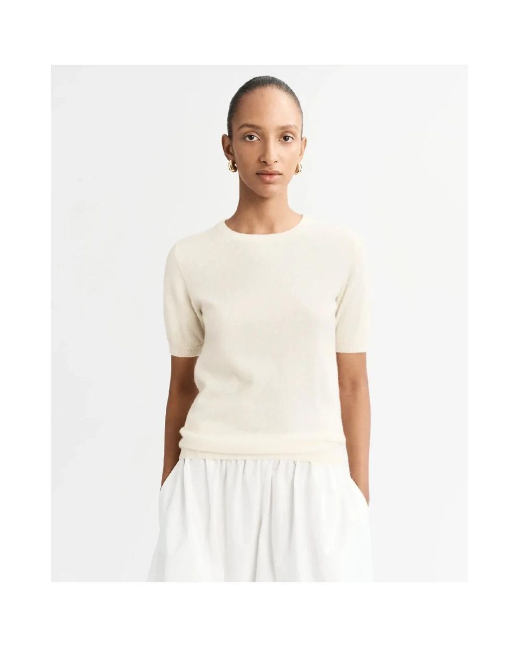 Soft Goat White Round-Neck Knitwear