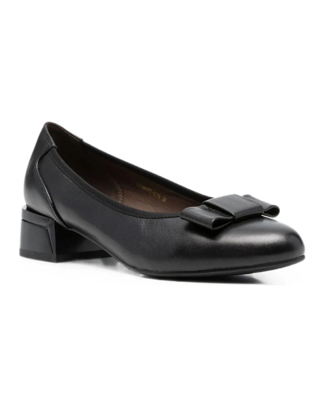 Linda Baumann Black Pumps