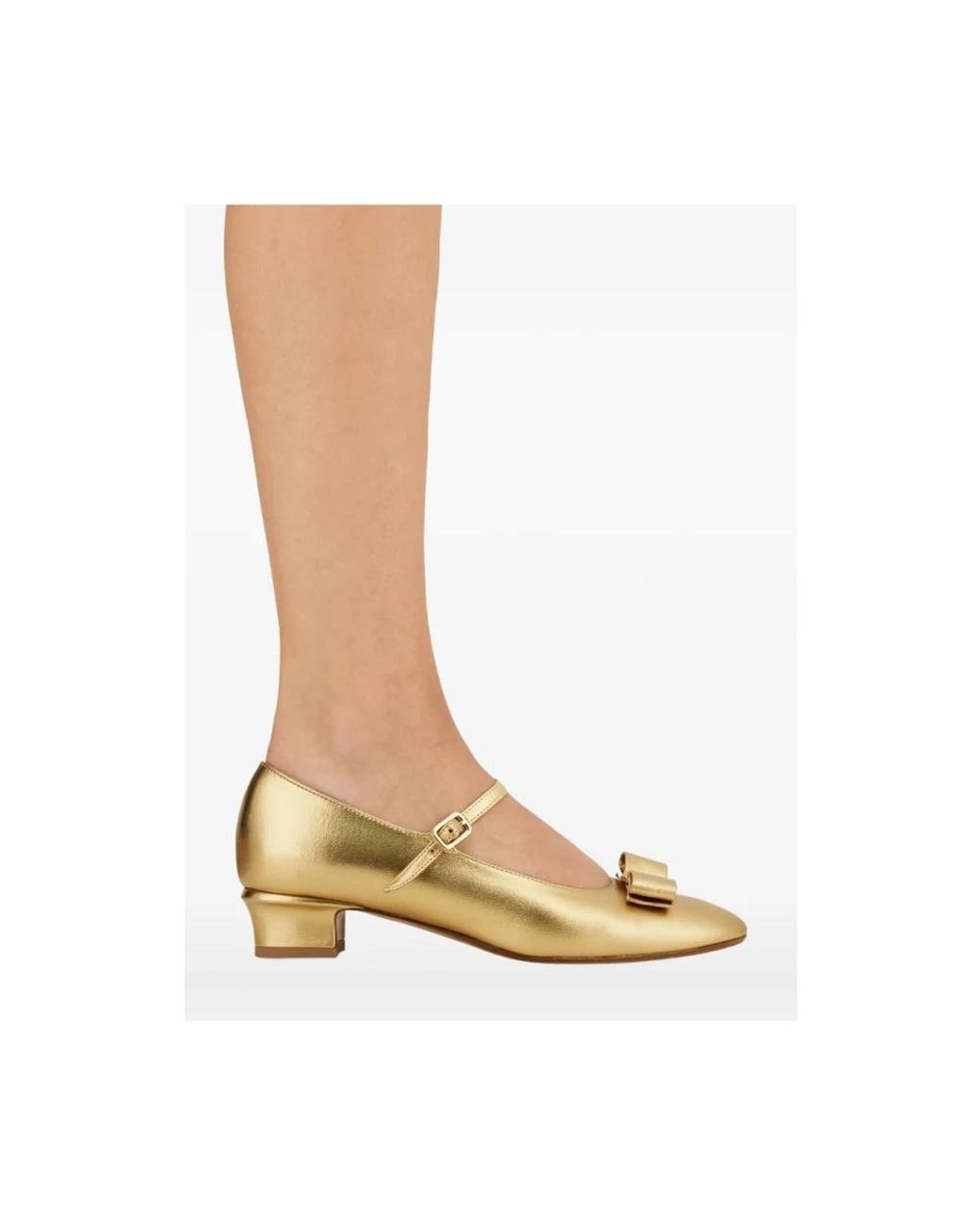 Pumps Ferragamo en coloris Natural