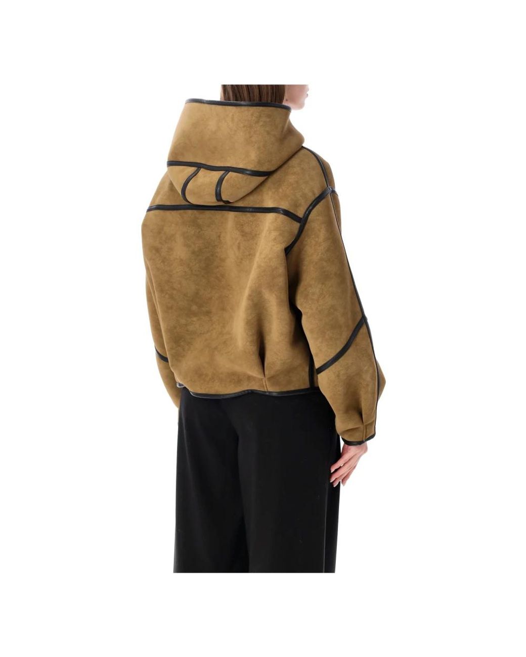 Winter Jackets Stand Studio de color Brown