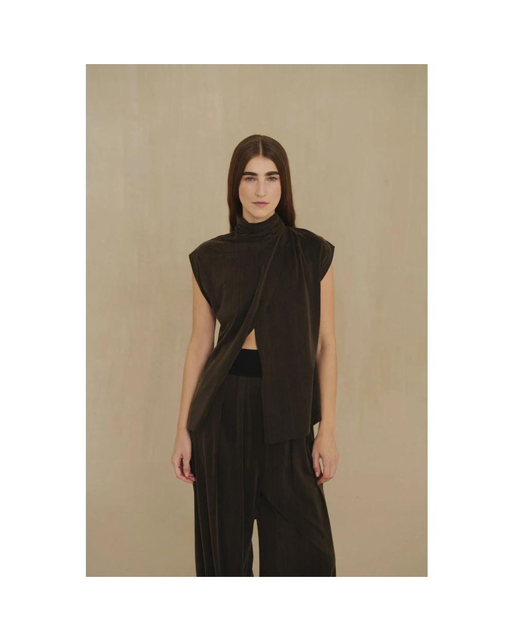 Cortana Black Sleeveless Tops