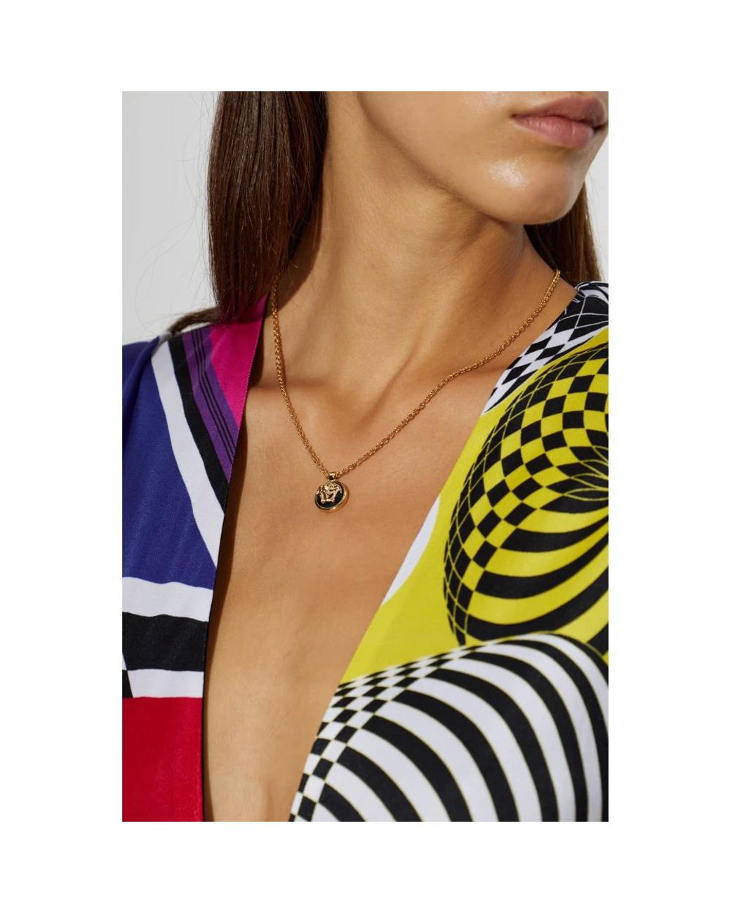 Necklaces Versace en coloris Metallic