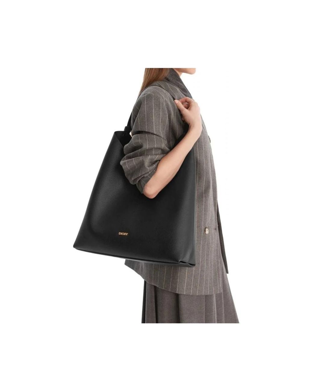 Shoulder Bags di DKNY in Black