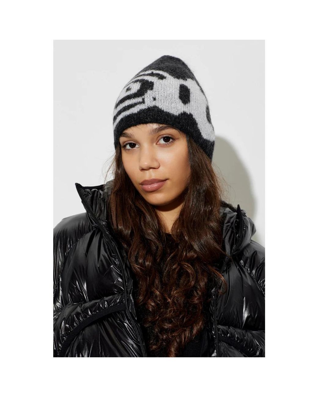 Roa Black Logo Beanie Mütze