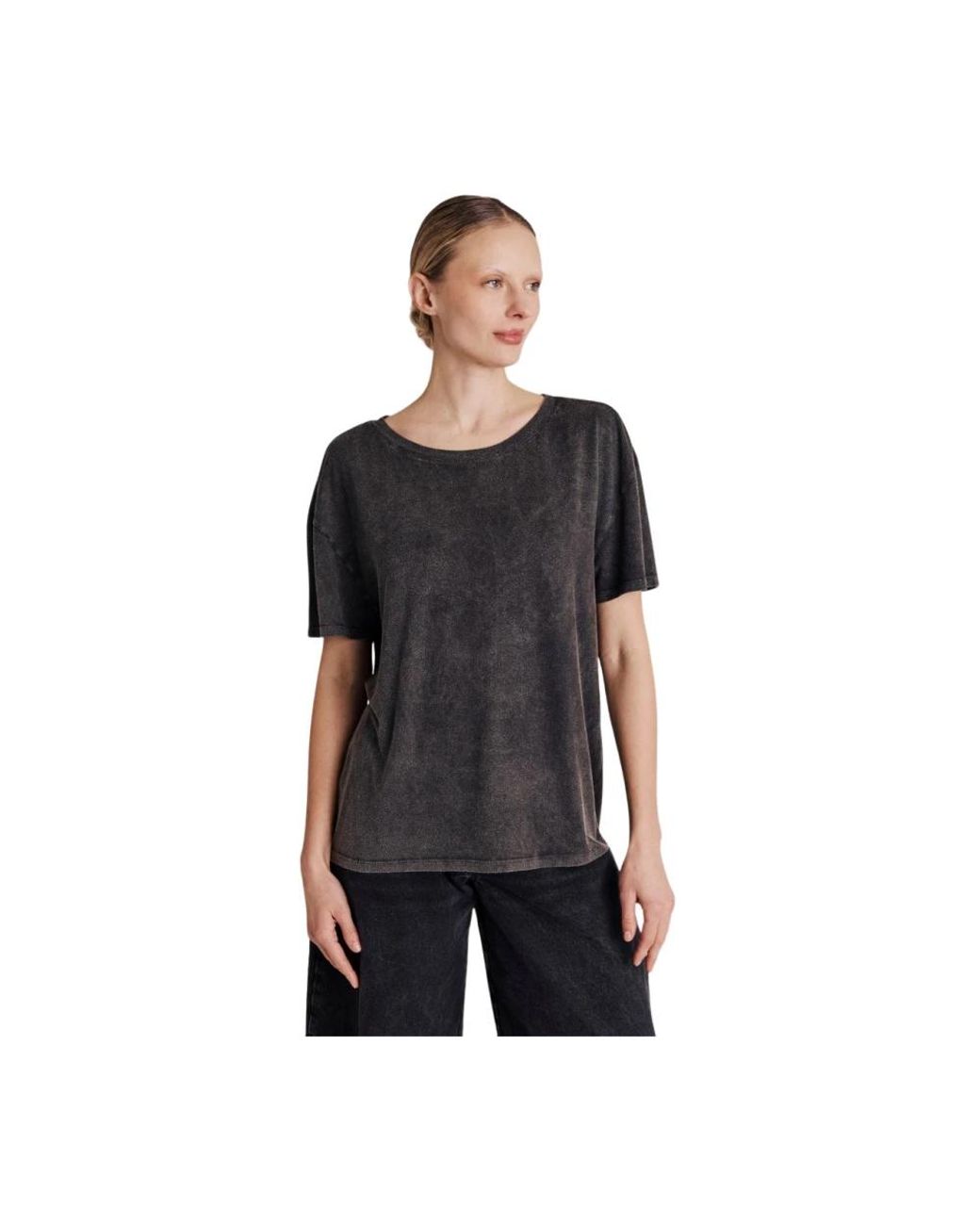 Berenice Black T-Shirts
