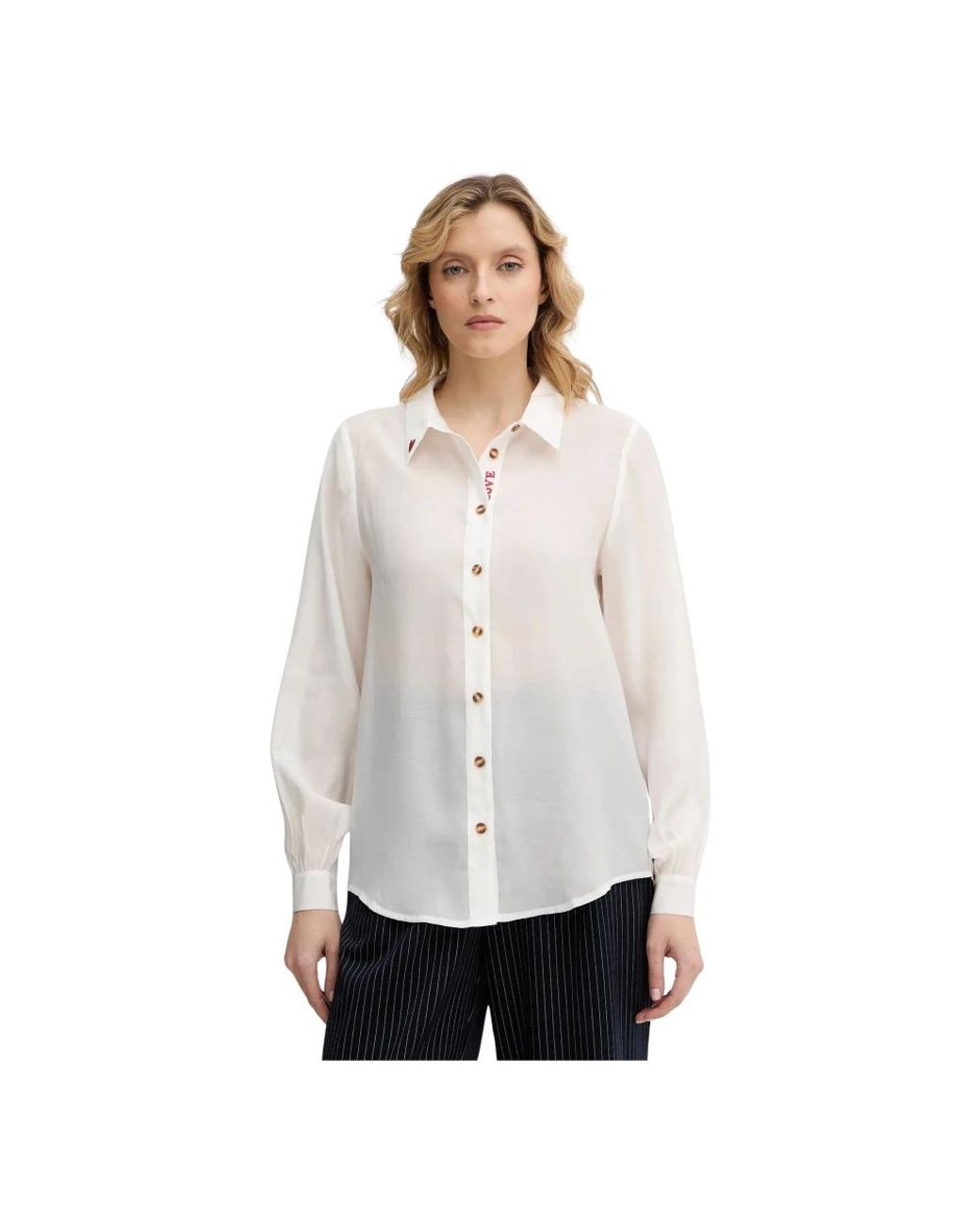 Shirts Never Fully Dressed de color White