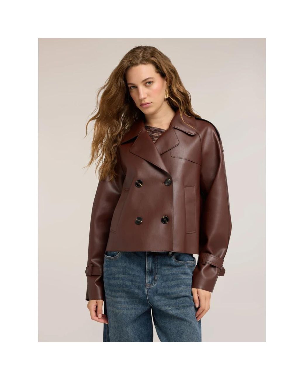 Light Jackets mötivi de color Brown