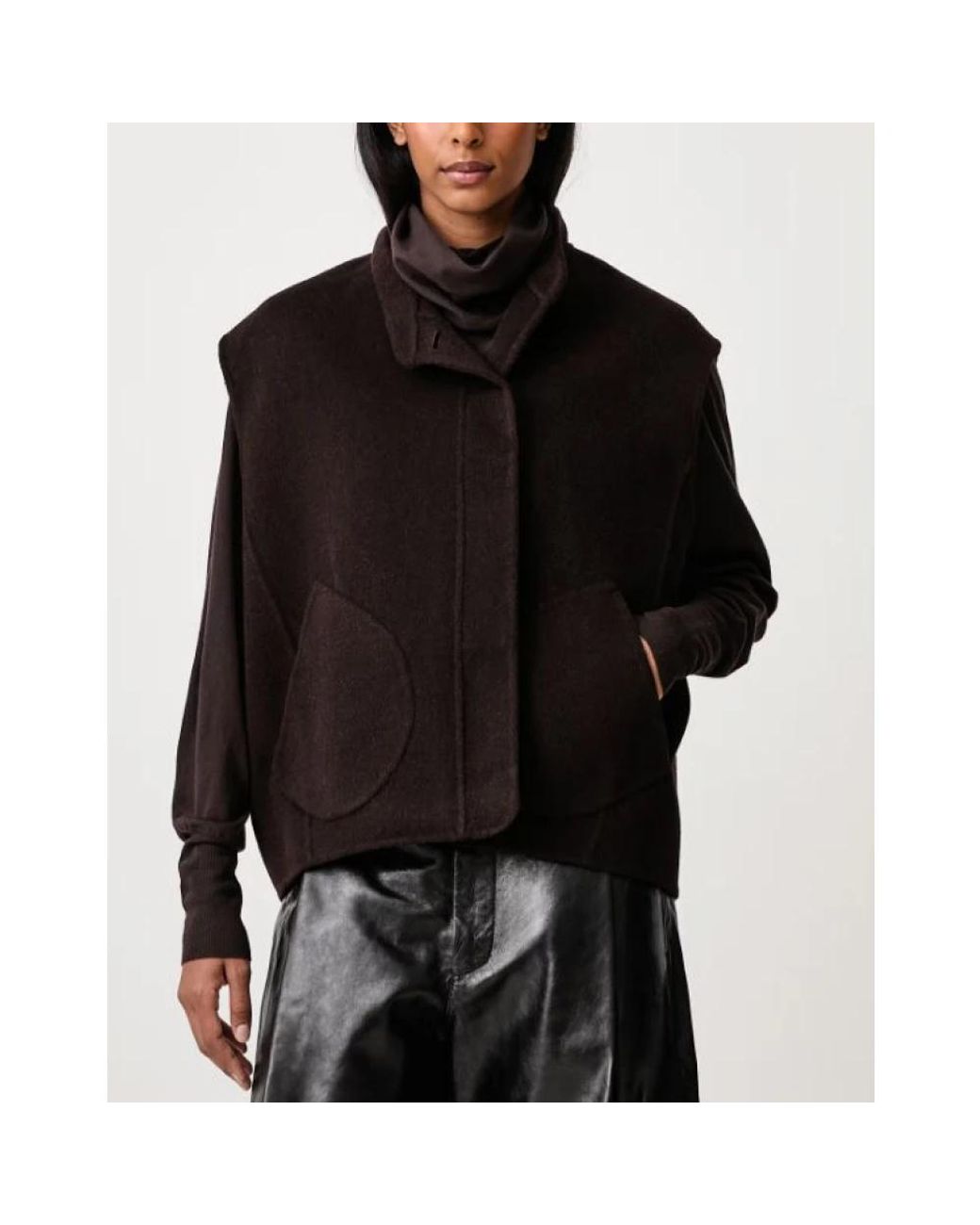 Vests di Soeur in Black