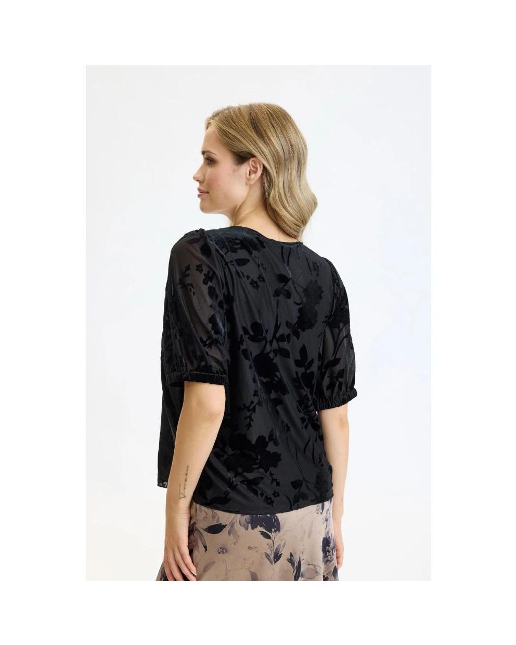 Blouses iN FRONT de color Black