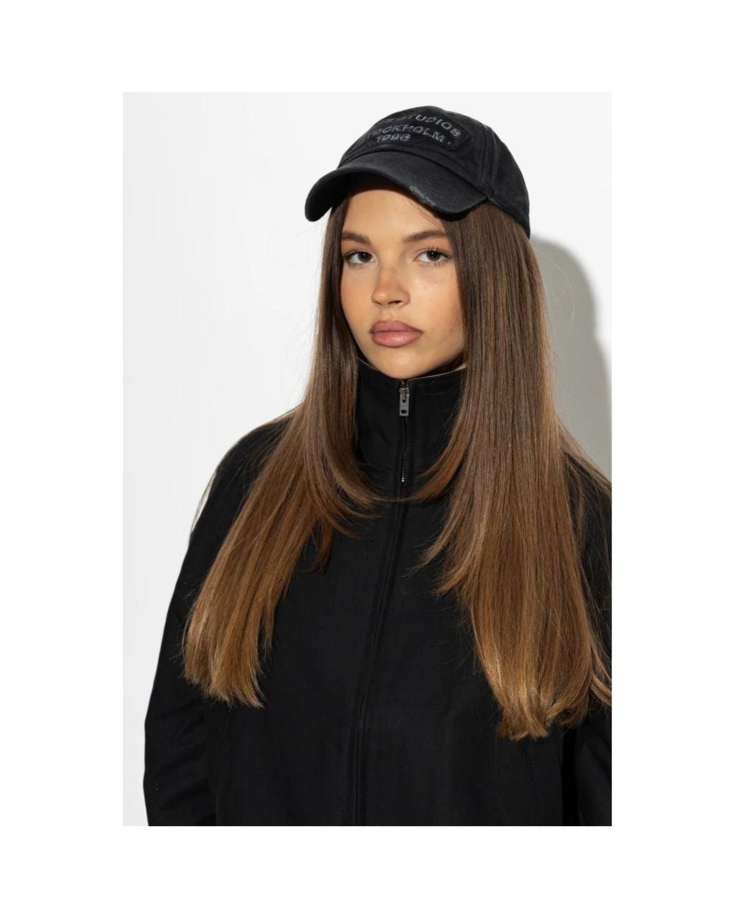 Caps Acne de color Black