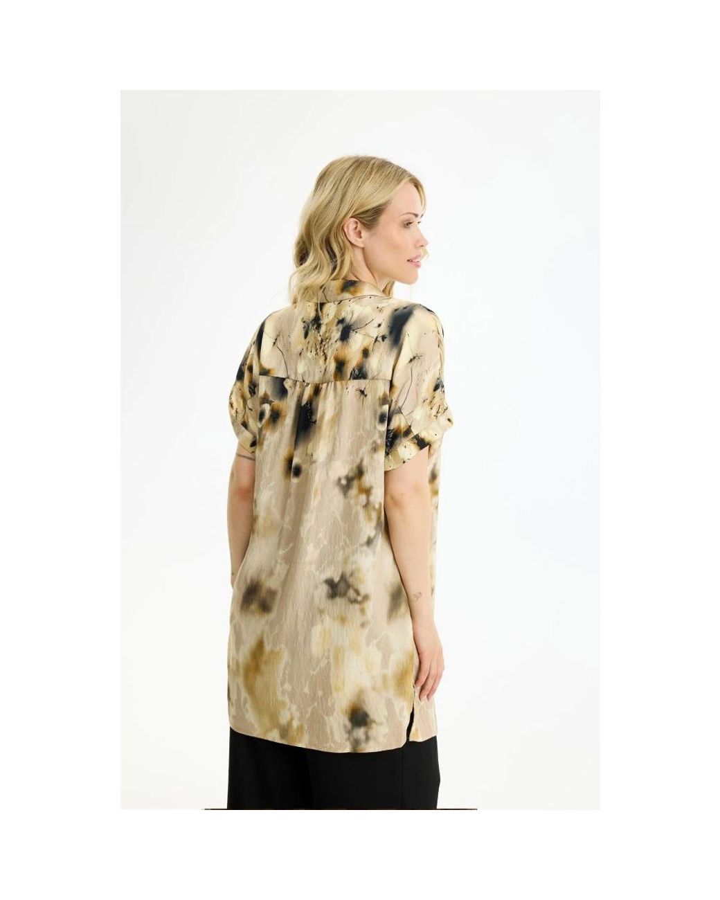 Blouses di iN FRONT in Metallic