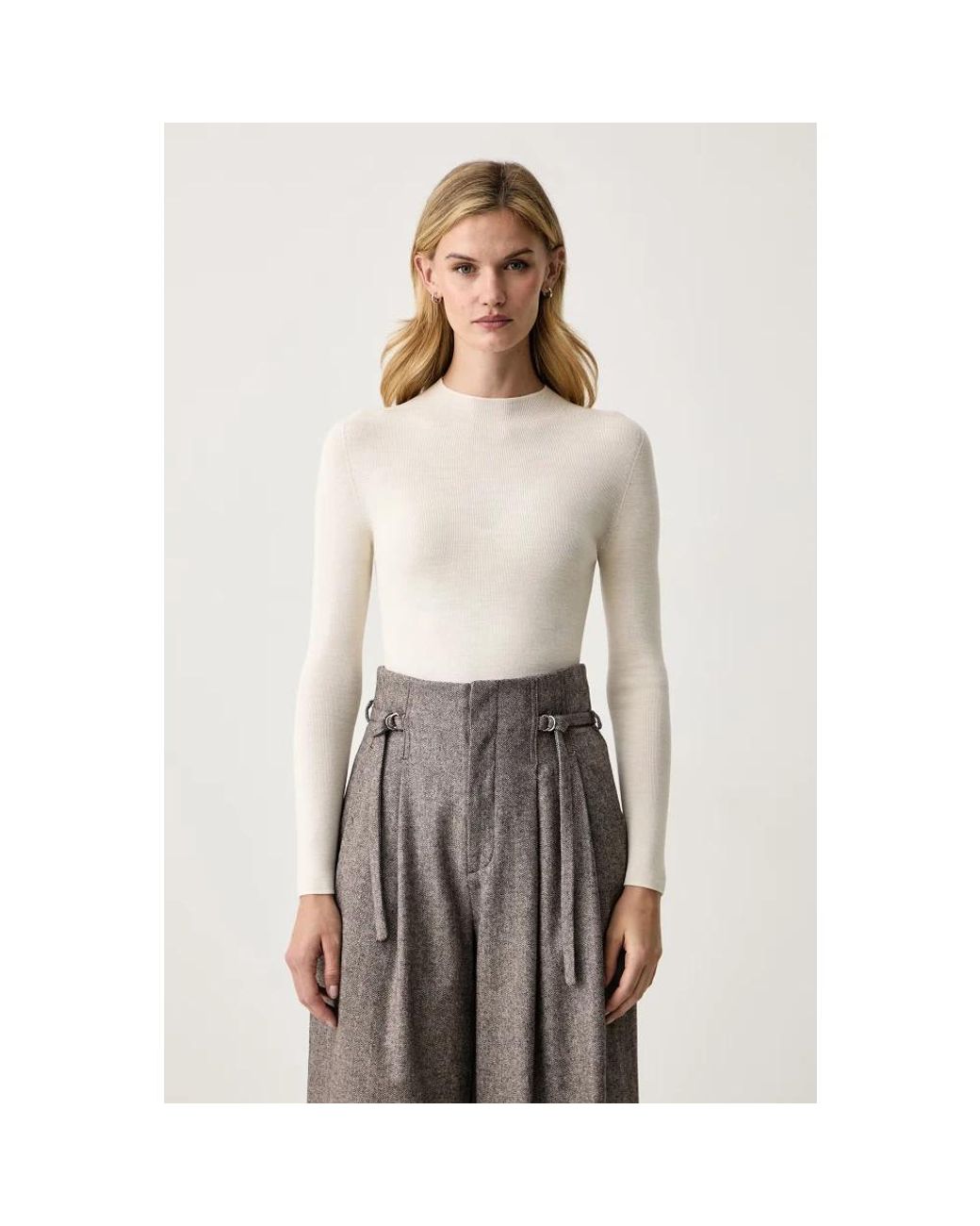 Isabelle Blanche White Pullover Mit Stehkragen