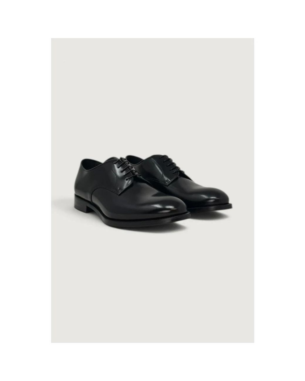 Doucal's Black Dress Shoes for men