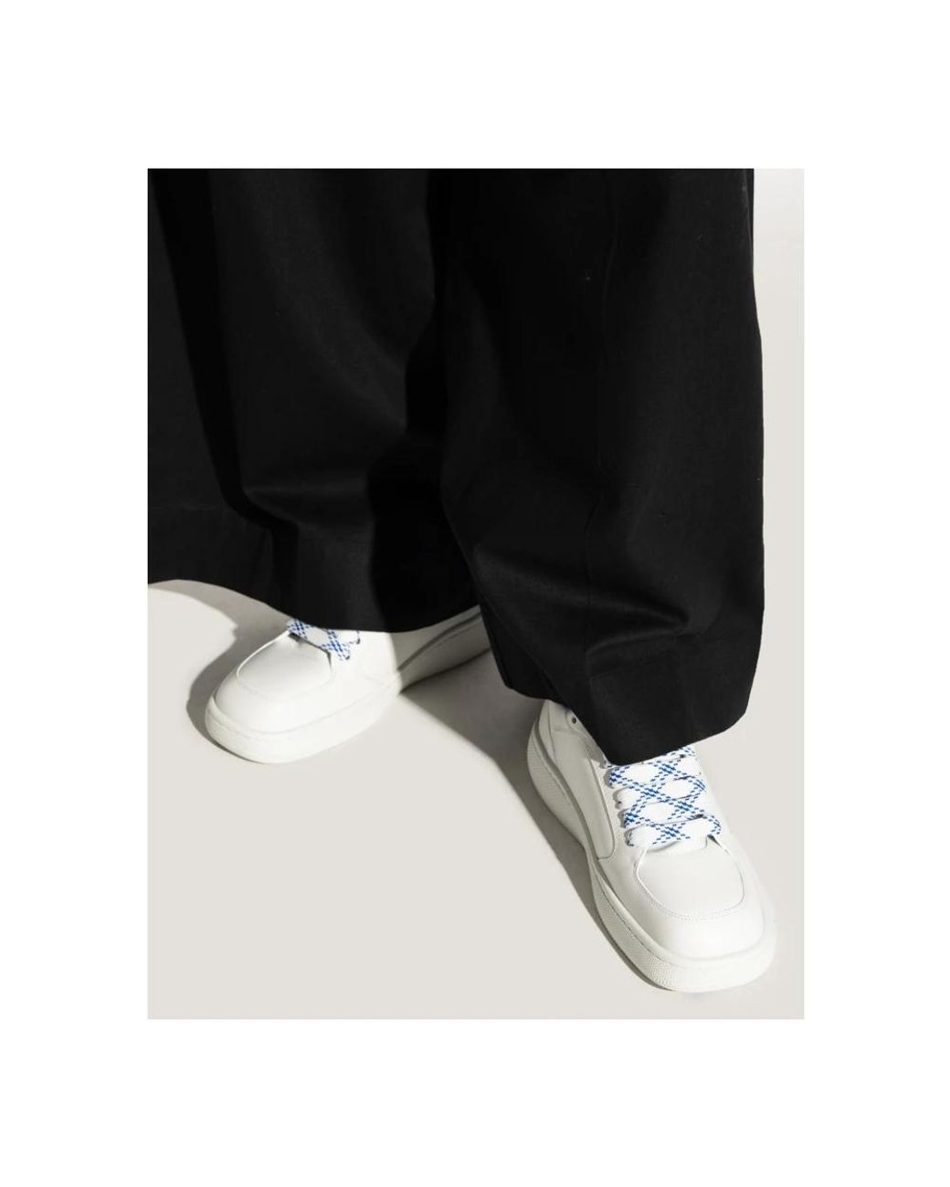 Burberry White Weiße Kalbsleder-Logo-Sneaker