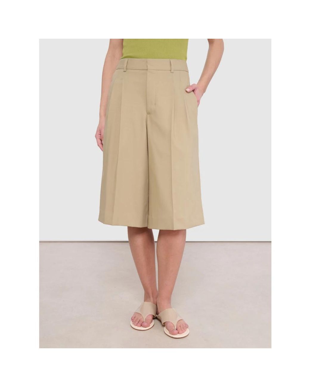 AMI Natural Long Shorts