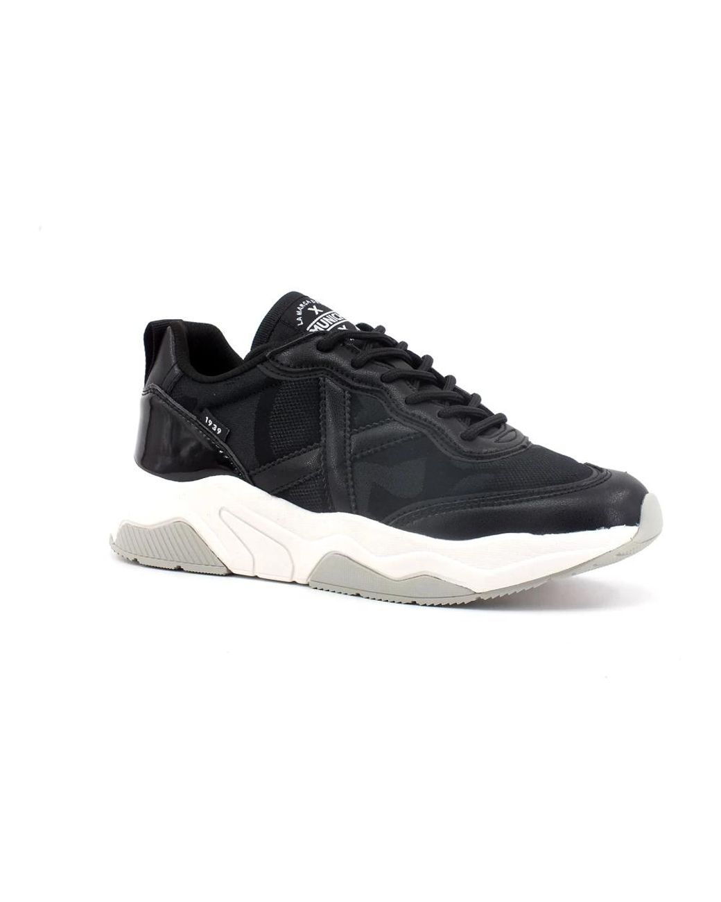 Munich Black Sneakers