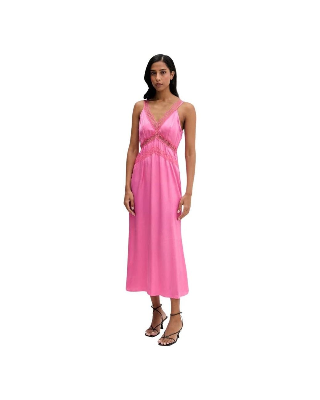 Midi Dresses Never Fully Dressed en coloris Pink