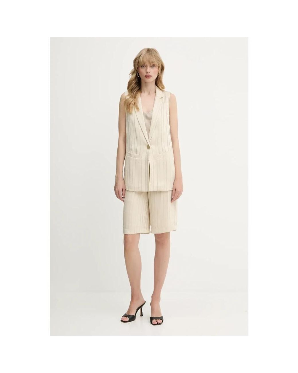 Vests di ARMANI EXCHANGE in Natural