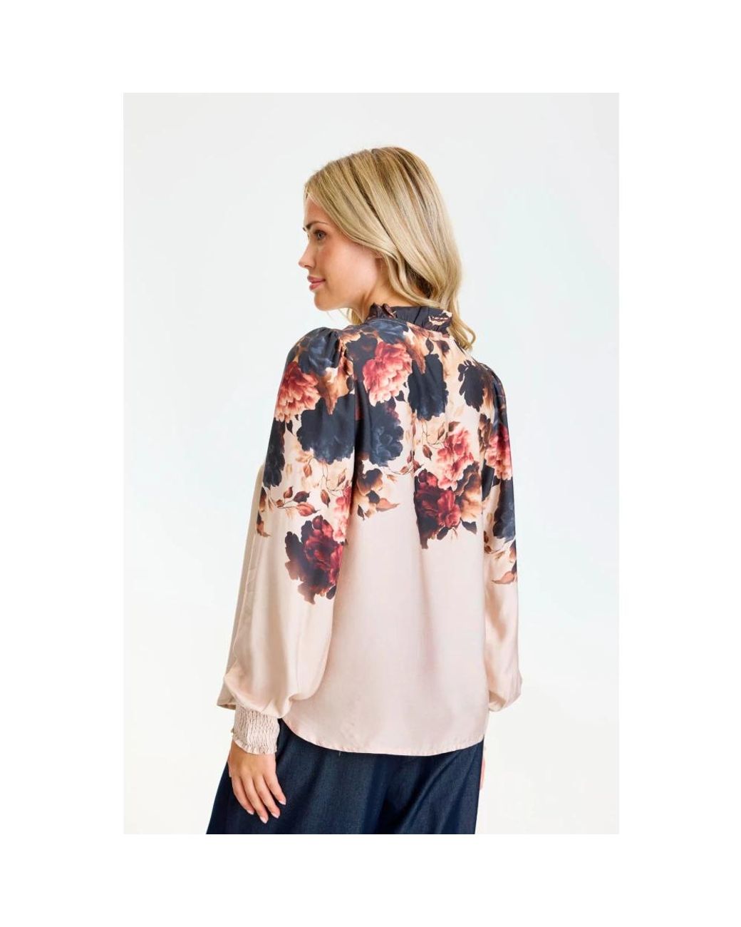 Blouses iN FRONT en coloris Pink