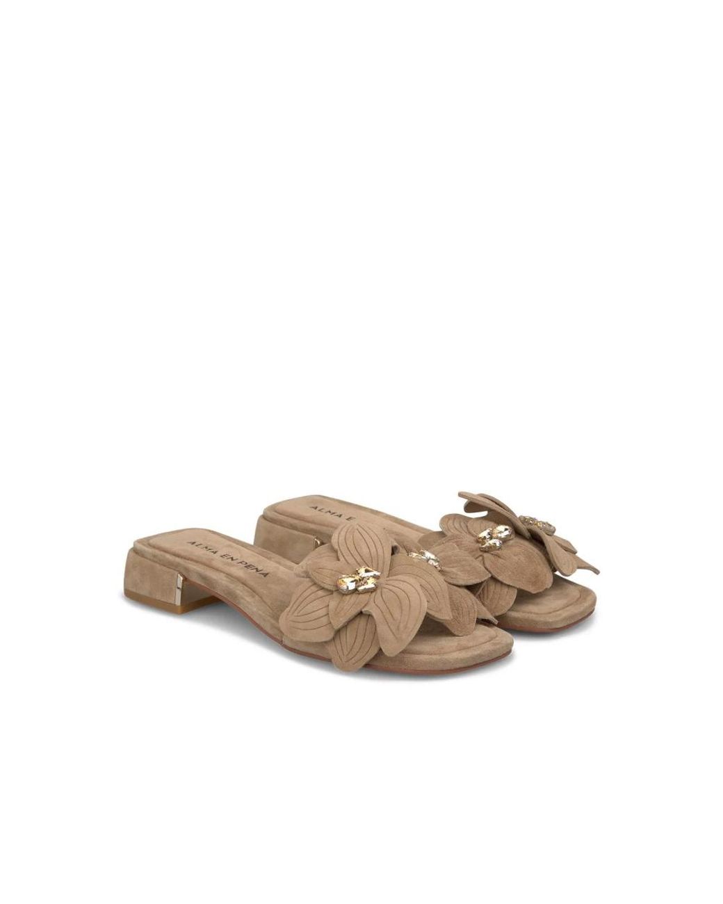 Alma En Pena. Natural Heeled Mules