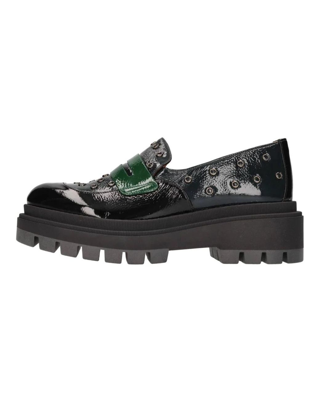 Loafers Chie Mihara en coloris Black