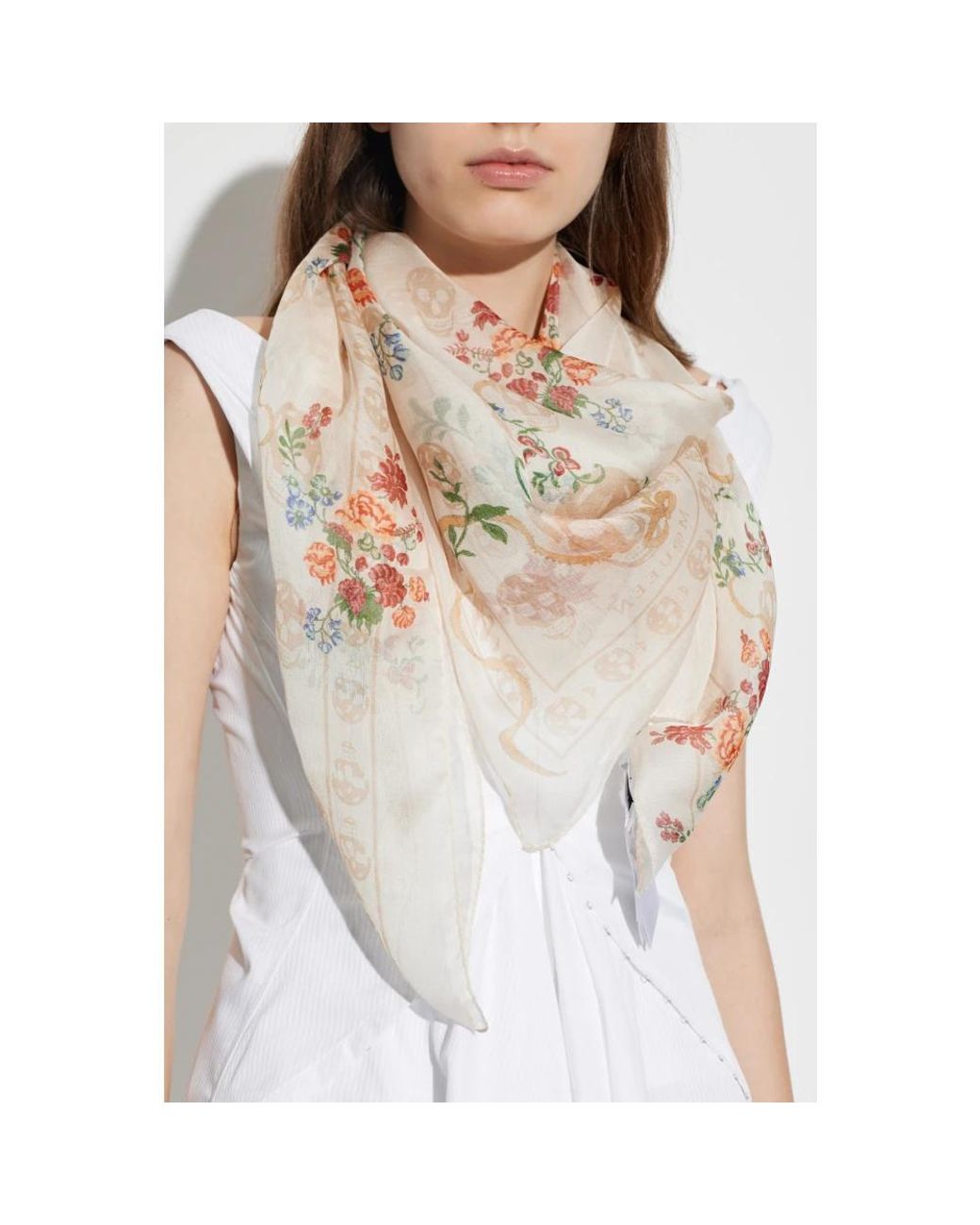 Silky Scarves McQueen de color Natural
