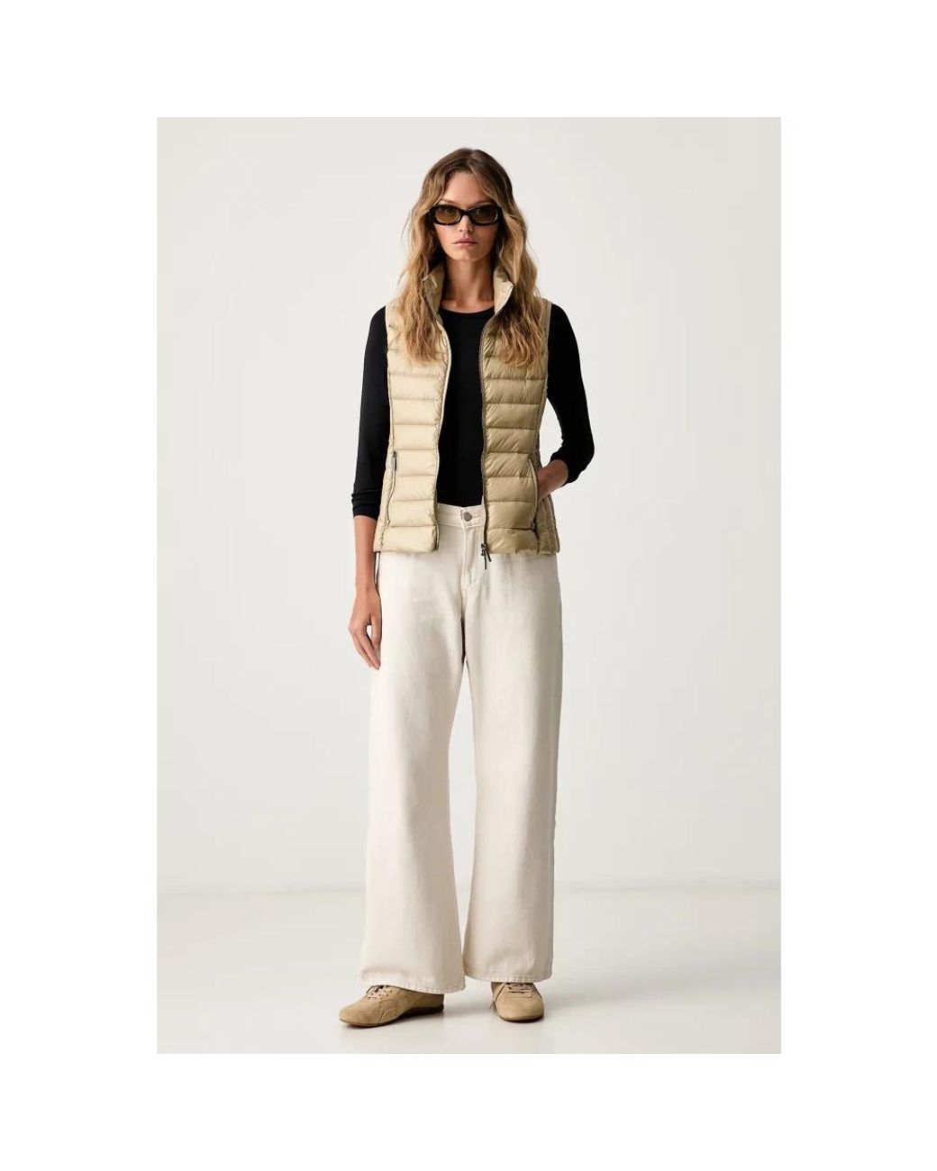 Vests di ARMANI EXCHANGE in Natural