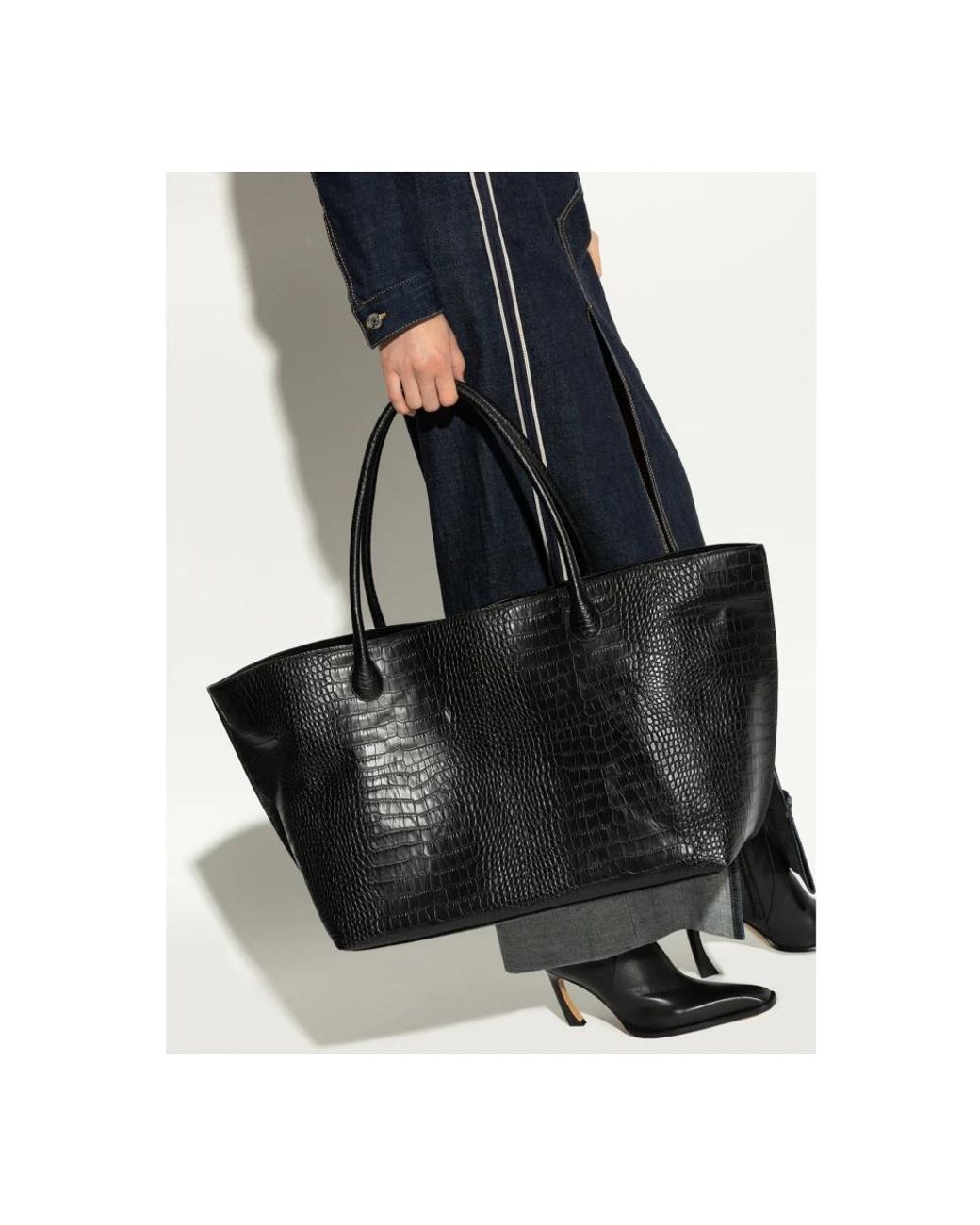 Tote Bags di LIE STUDIO in Black