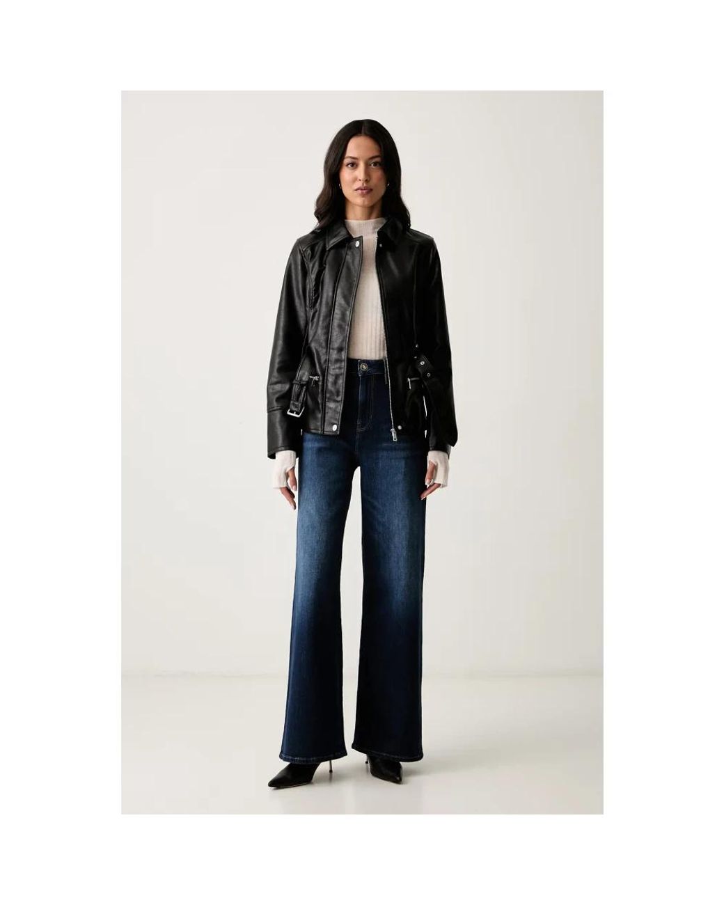 Light Jackets Guess de color Black