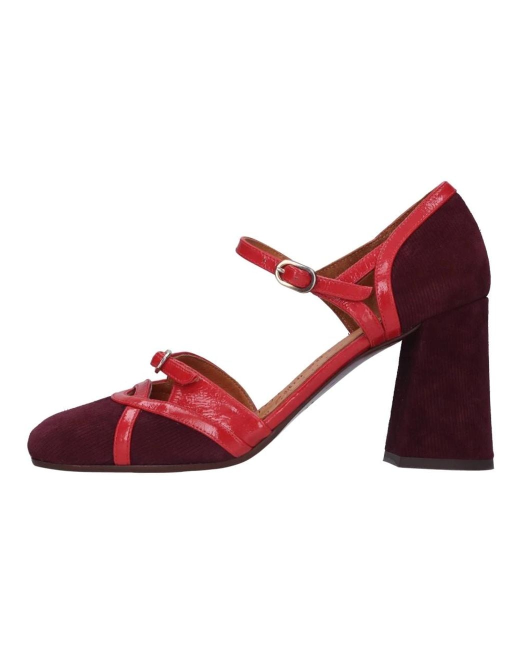 Chie Mihara Met Hak in het Red