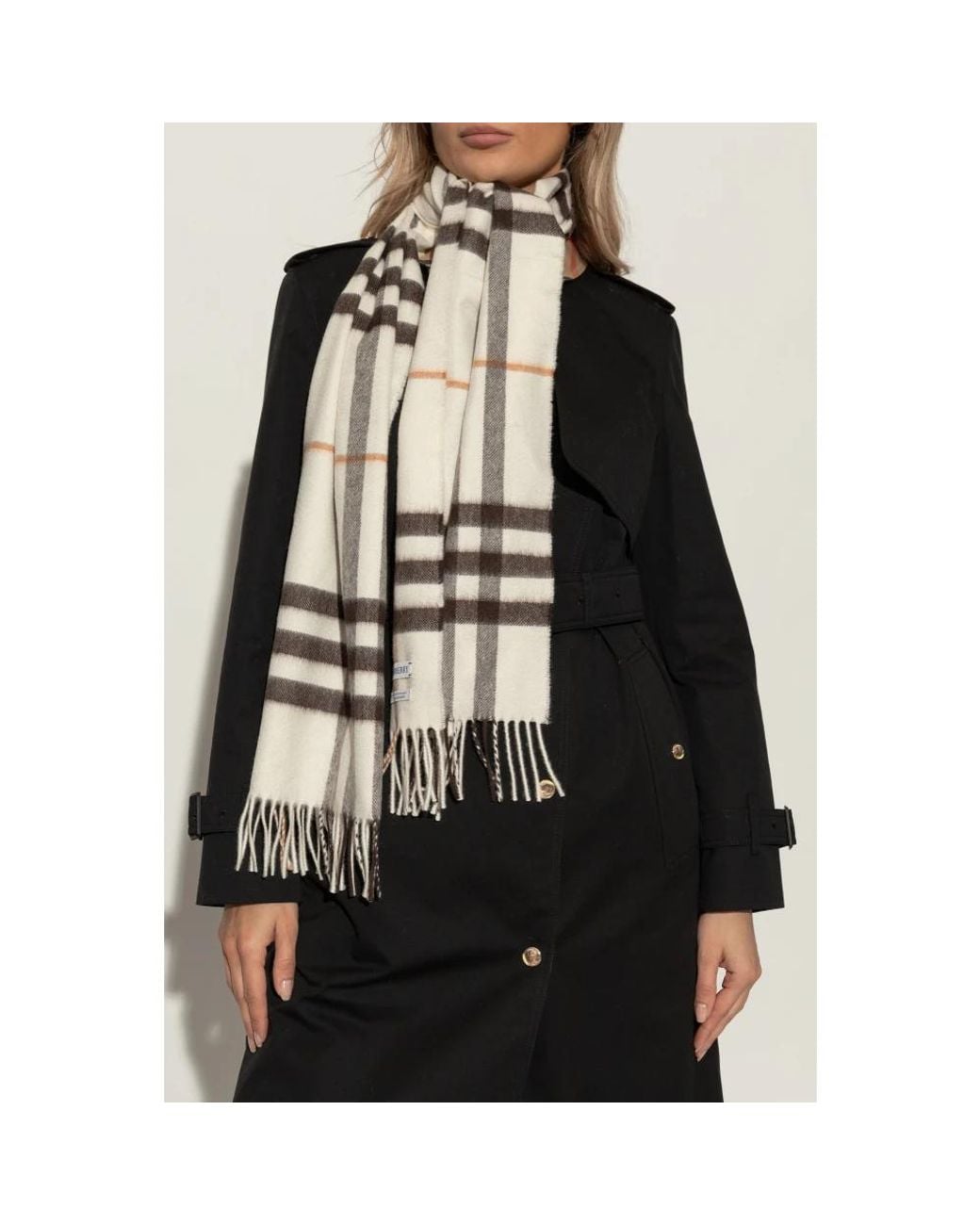 Winter Scarves di Burberry in White