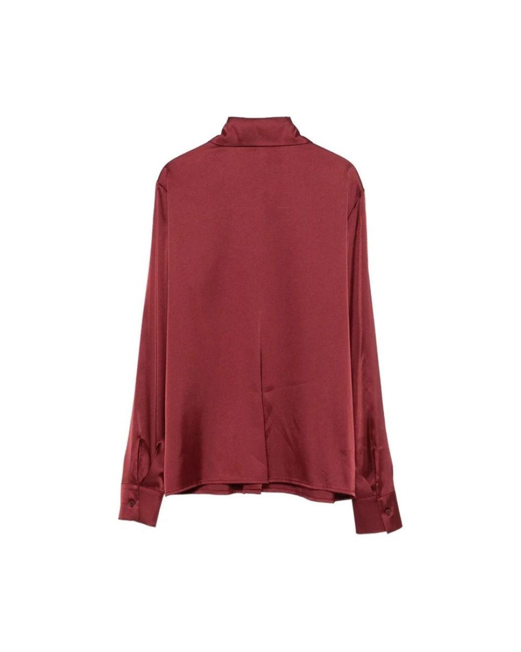 D.exterior Red Shirts