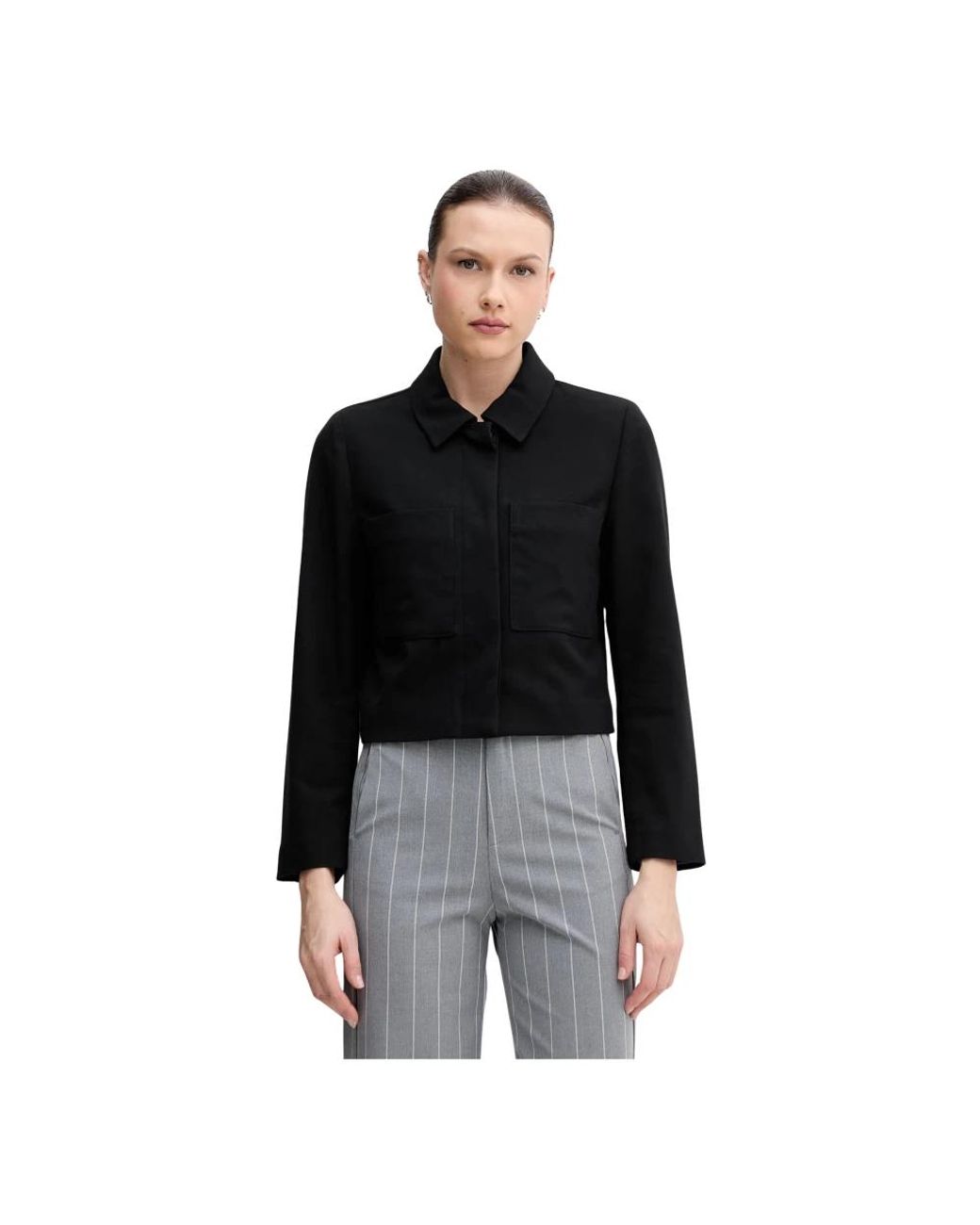 Benetton Cropped Collared Jacket in het Black