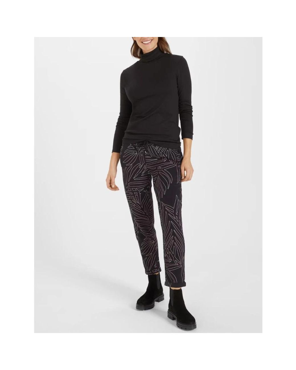Juvia Black Turtlenecks
