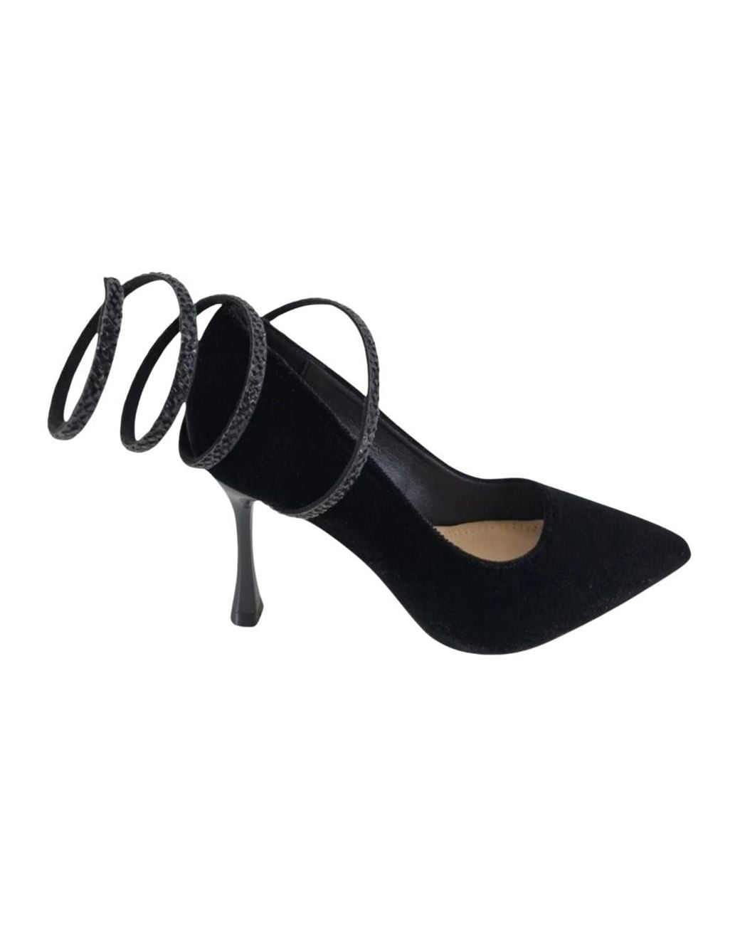 Twentyfourhaitch Black Pumps