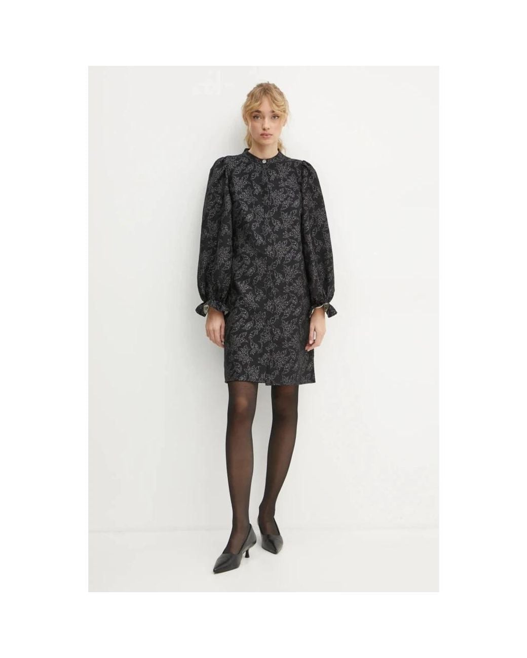 Short Dresses Bruuns Bazaar de color Black