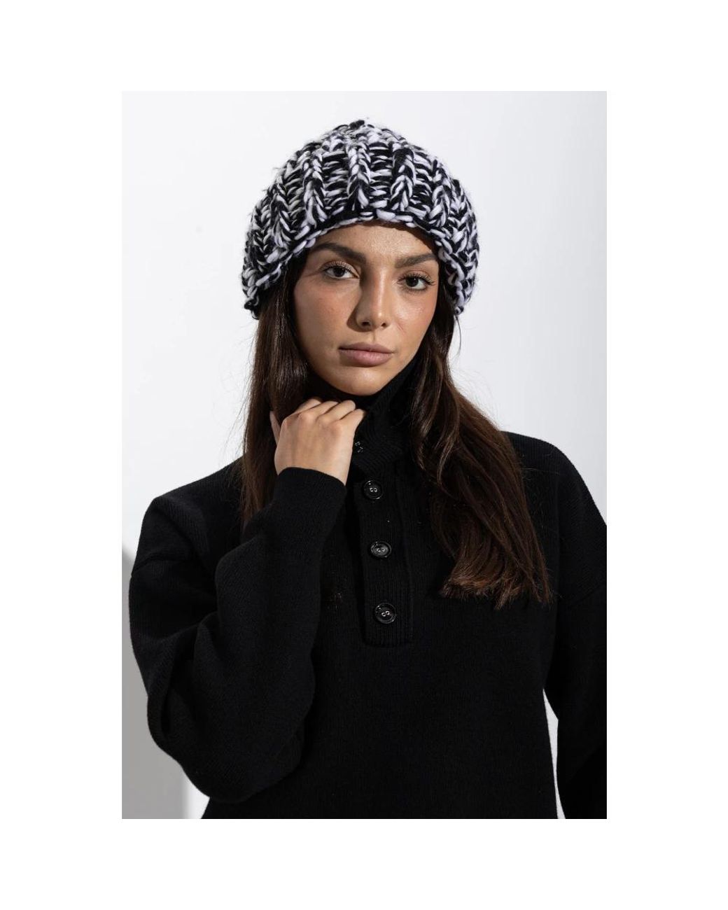 AMI Black Accessories