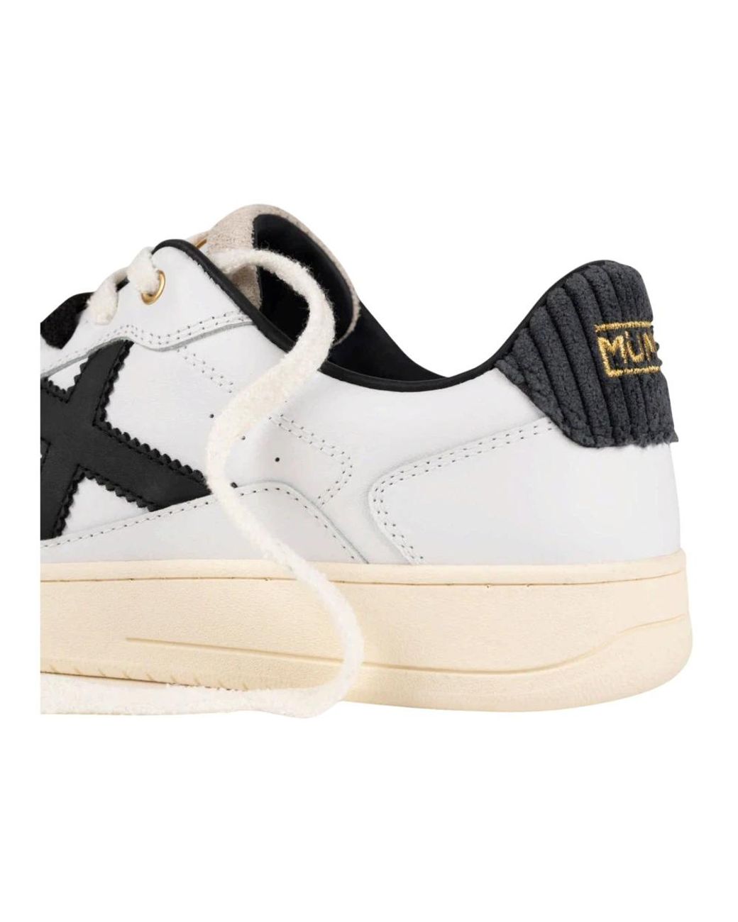 Sneakers di Munich in Black da Uomo