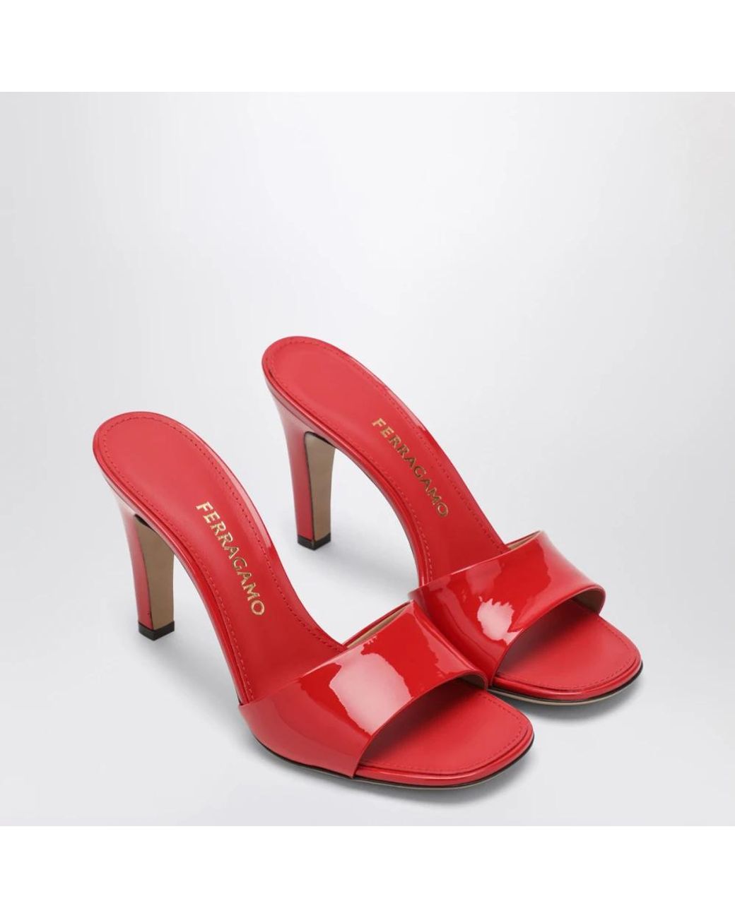Ferragamo High Slide Heeled Mule in het Red
