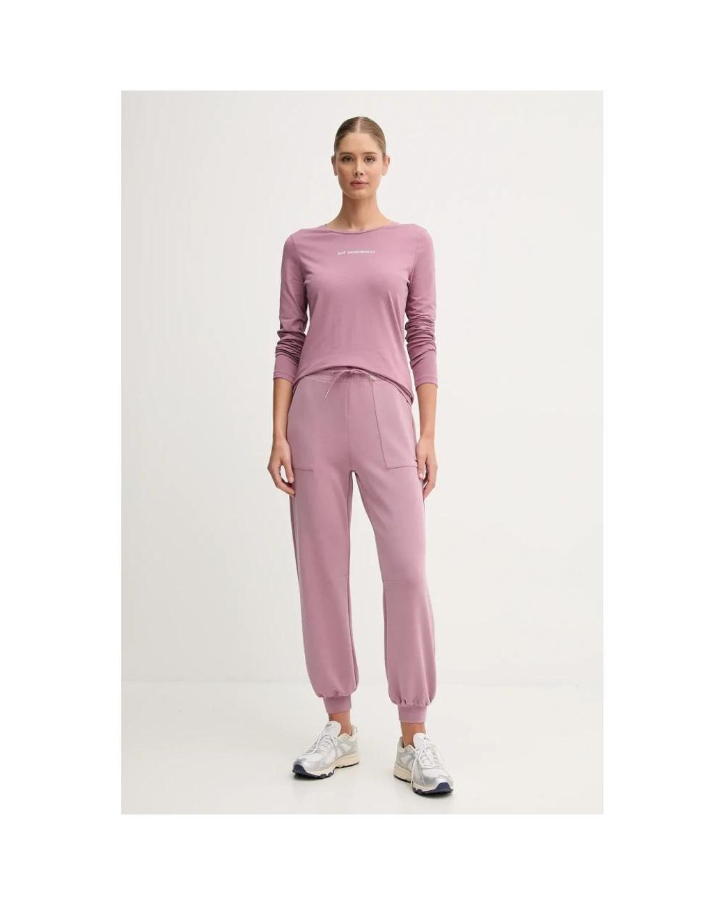 Sweatpants EA7 de color Pink